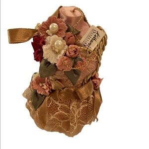 💕Katherine’s Collection Victorian Ballerina Bust Form Ornament